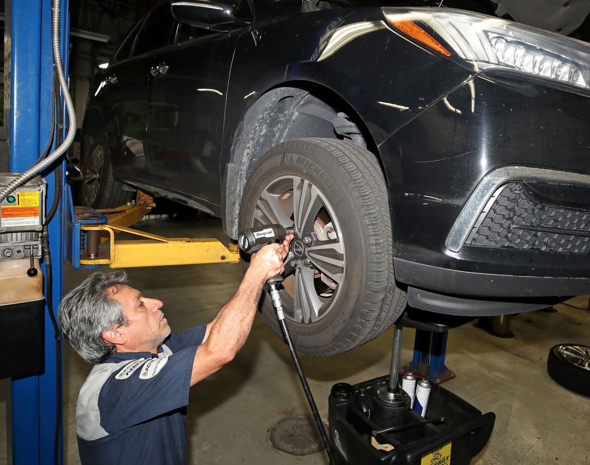 Modern Auto Repair Shop